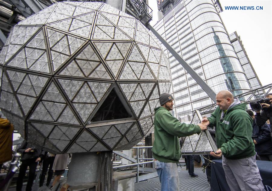 U.S.-NEW YORK-NEW YEAR'S EVE BALL-CRYSTAL REPLACEMENT