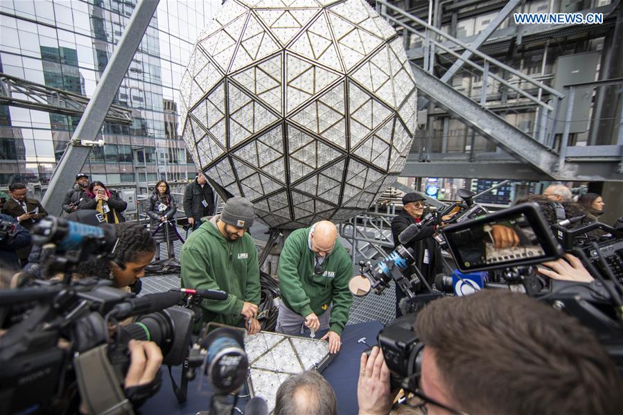 U.S.-NEW YORK-NEW YEAR'S EVE BALL-CRYSTAL REPLACEMENT