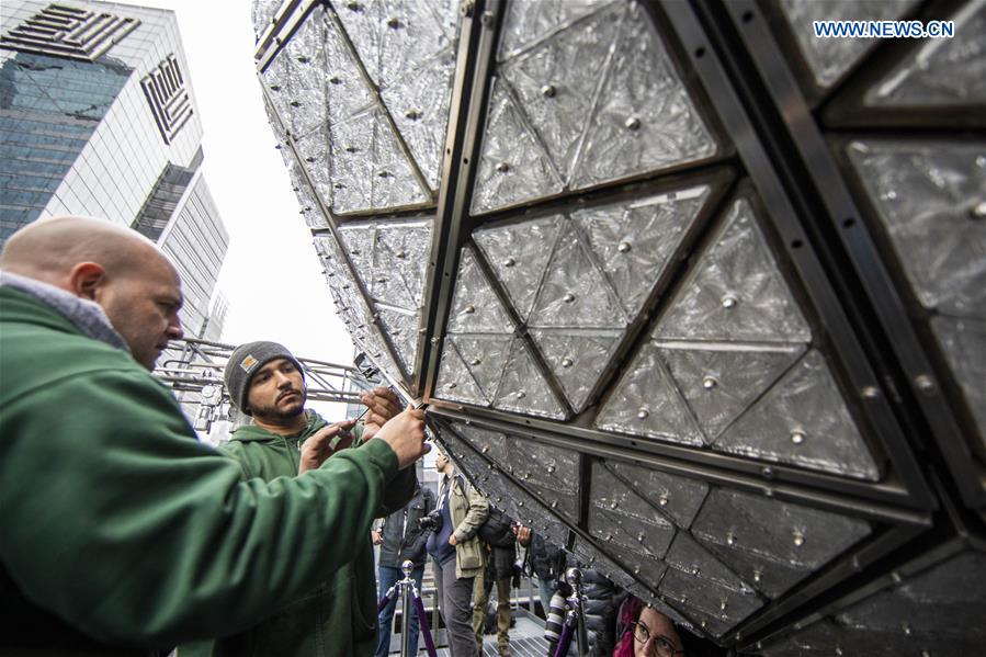 U.S.-NEW YORK-NEW YEAR'S EVE BALL-CRYSTAL REPLACEMENT