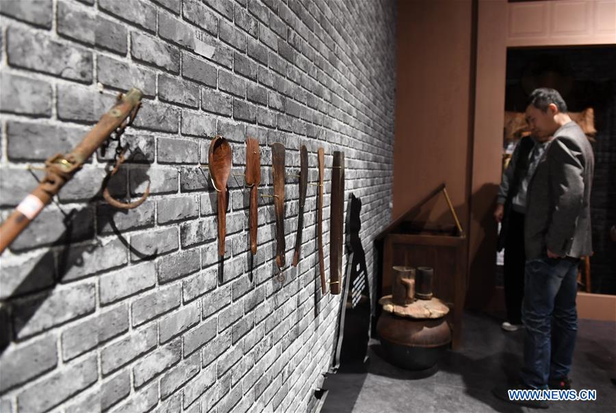 CHINA-FUJIAN-FUZHOU-HAINAN ROSEWOOD-ART EXHIBITION (CN)