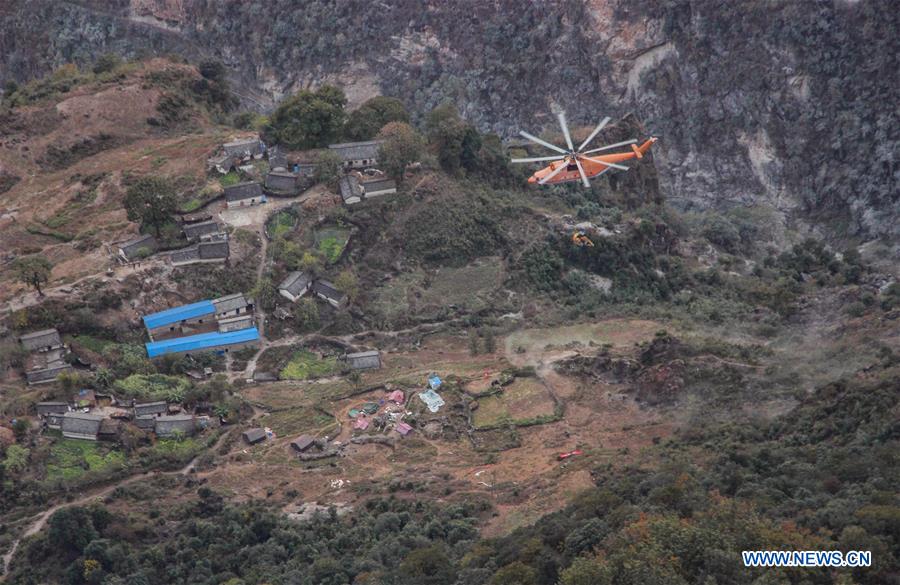 CHINA-SICHUAN-CLIFF-VILLAGE-ROAD CONSTRUCTION (CN)