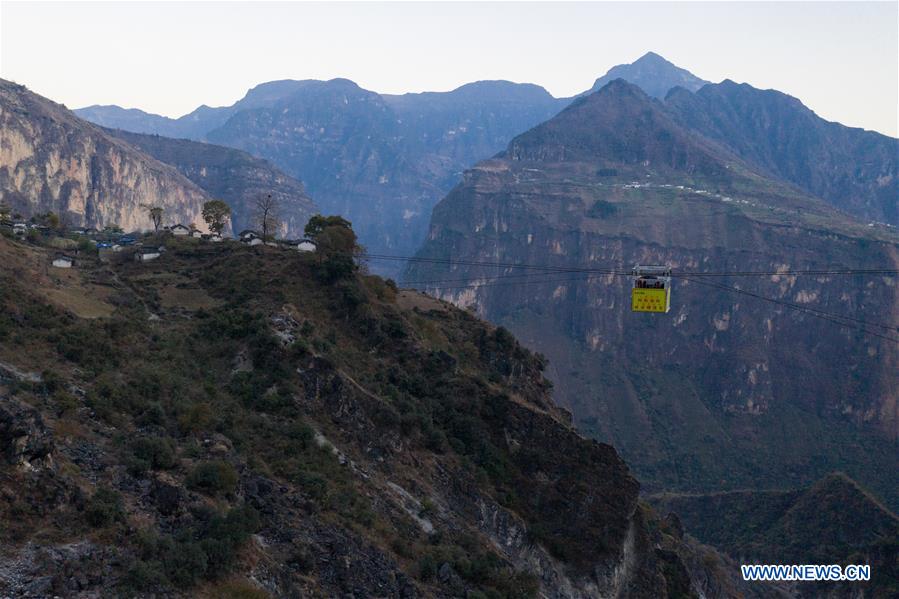 CHINA-SICHUAN-CLIFF-VILLAGE-ROAD CONSTRUCTION (CN)