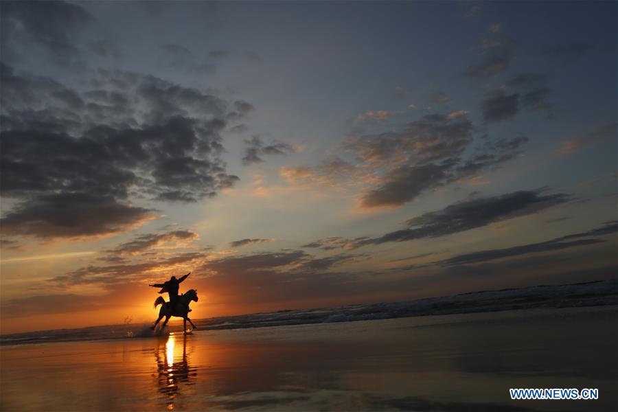 MIDEAST-GAZA CITY-SUNSET