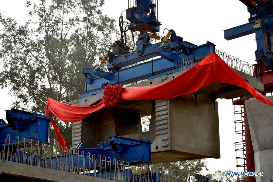BANGLADESH-DHAKA-CHINA-CREC-ELEVATED-RAILWAY-INSTALLATION