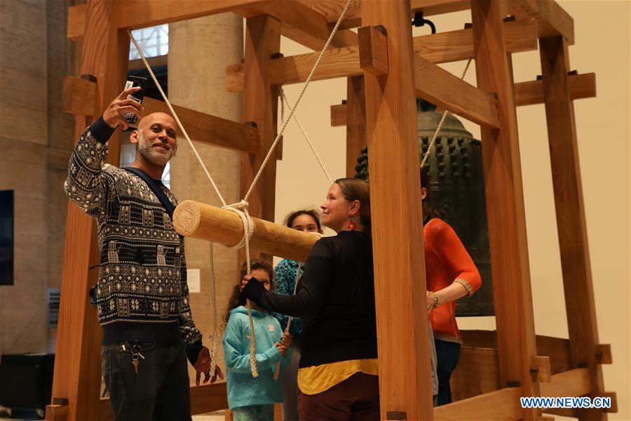 U.S.-SAN FRANCISCO-NEW YEAR-BELL-RINGING CEREMONY