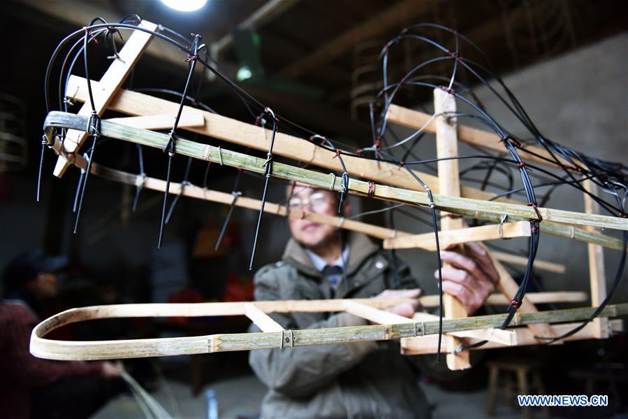 CHINA-GUANGXI-LONGSHENG-DRAGON DANCE (CN)