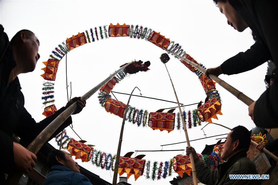 CHINA-GUANGXI-LONGSHENG-DRAGON DANCE (CN)