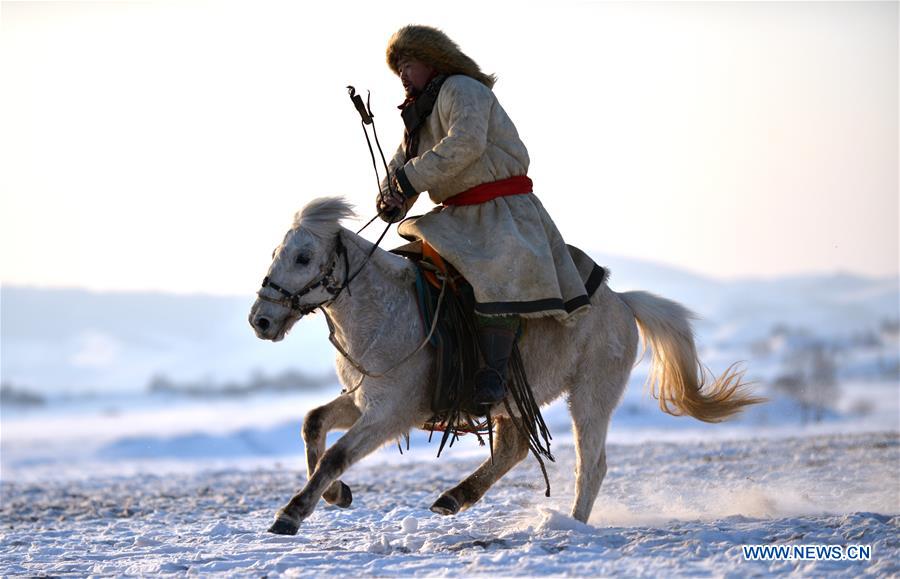 CHINA-INNER MONGOLIA-BASHANG PASTURE-PHOTOGRAPHY FESTIVAL (CN)