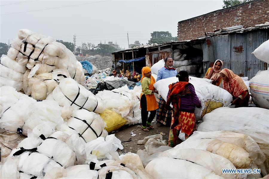 BANGLADESH-DHAKA-PLASTICS-WASTE-PROCESS