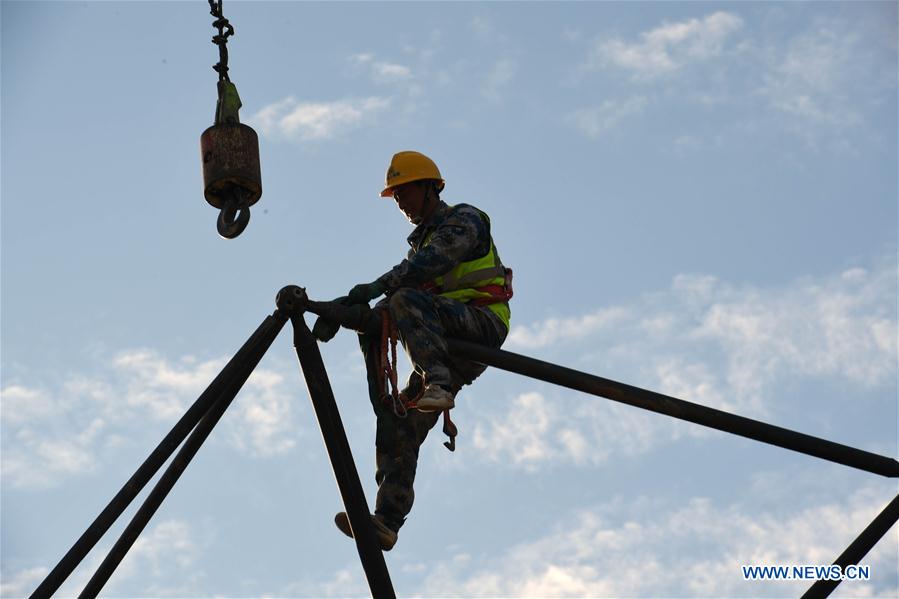 CHINA-YUNNAN-KUNMING-RAIL TRANSIT-CONSTRUCTION WORKERS (CN)