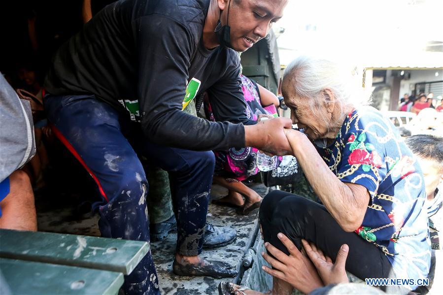PHILIPPINES-TAAL VOLCANO-EVACUEES