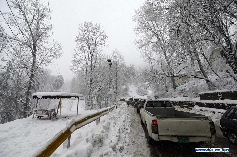 PAKISTAN-MURREE-SNOWFALL