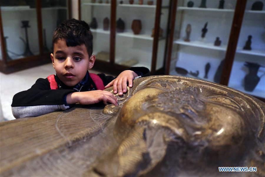 EGYPT-CAIRO-EGYPTIAN MUSEUM-VISUALLY IMPAIRED CHILDREN
