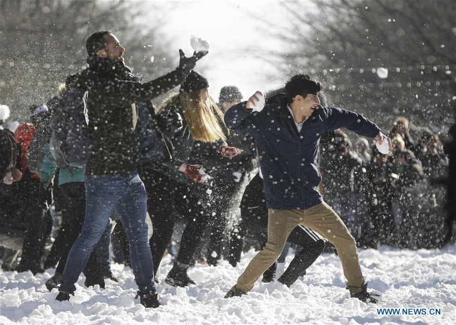 CANADA-VANCOUVER-SNOWBALL FIGHT