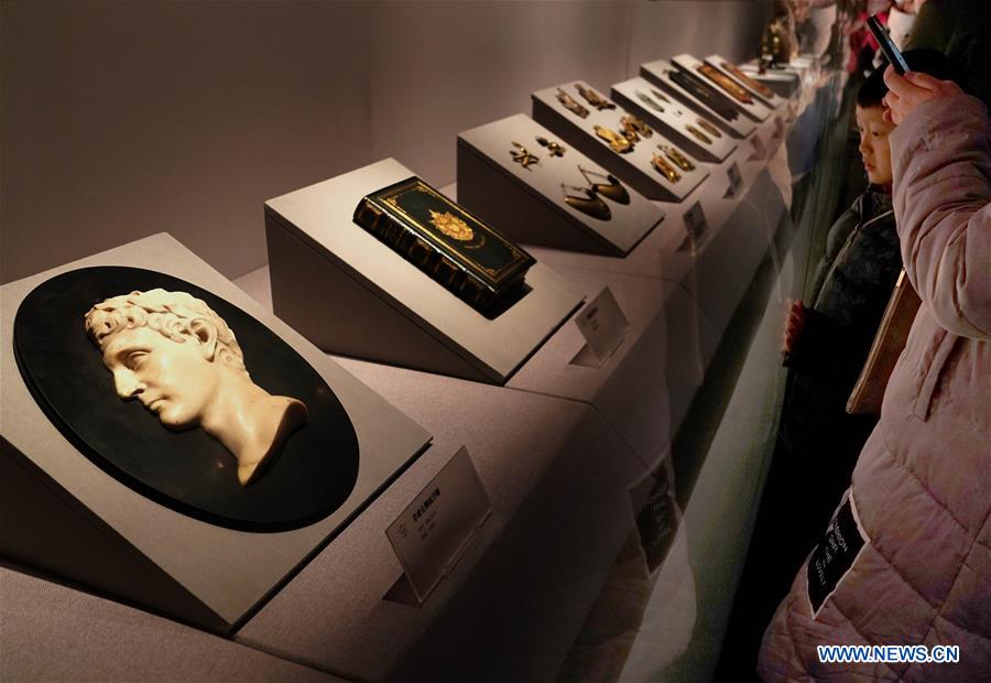 CHINA-ZHENGZHOU-CULTURAL RELICS-NAPOLEON-EXHIBITION (CN)
