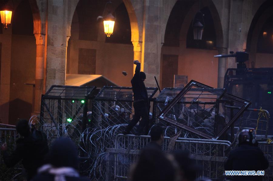 LEBANON-BEIRUT-PROTESTERS-RIOT POLICE-CLASHES
