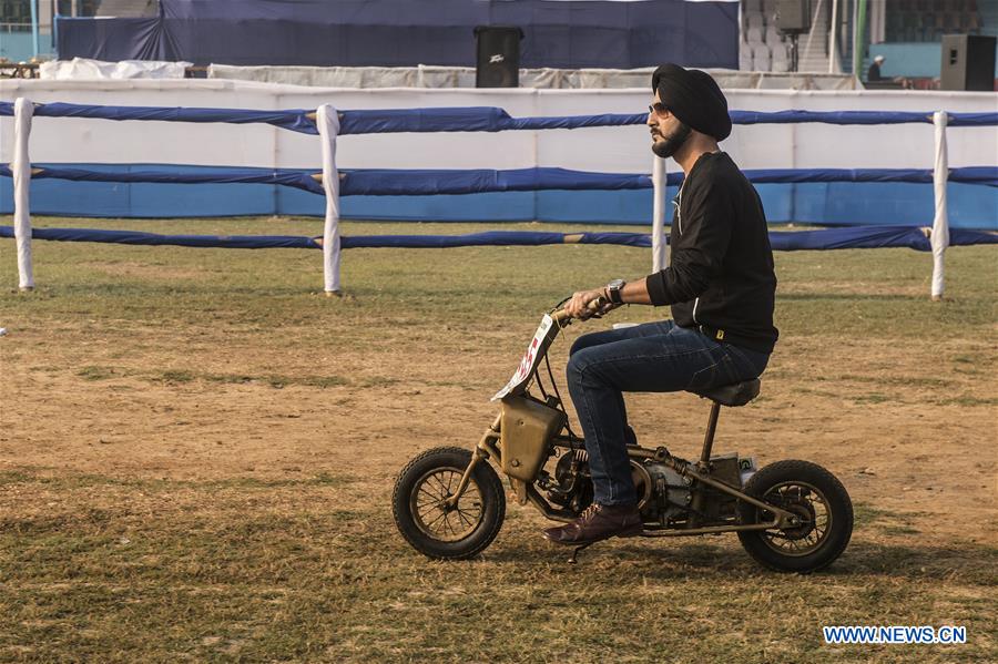 INDIA-KOLKATA-VINTAGE CAR RALLY