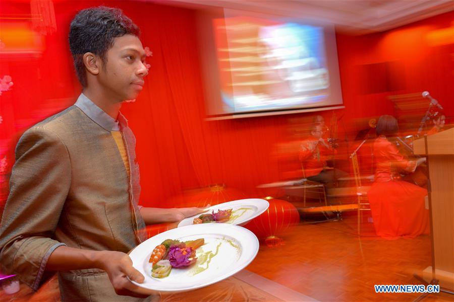 MALAYSIA-KUALA LUMPUR-CHINESE LUNAR NEW YEAR'S EVE-FESTIVE FOOD