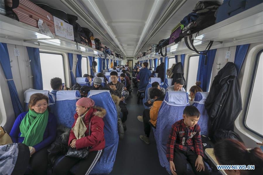 CHINA-XINJIANG-KARAMAY-TACHENG RAILWAY-SPRING FESTIVAL TRAVEL RUSH