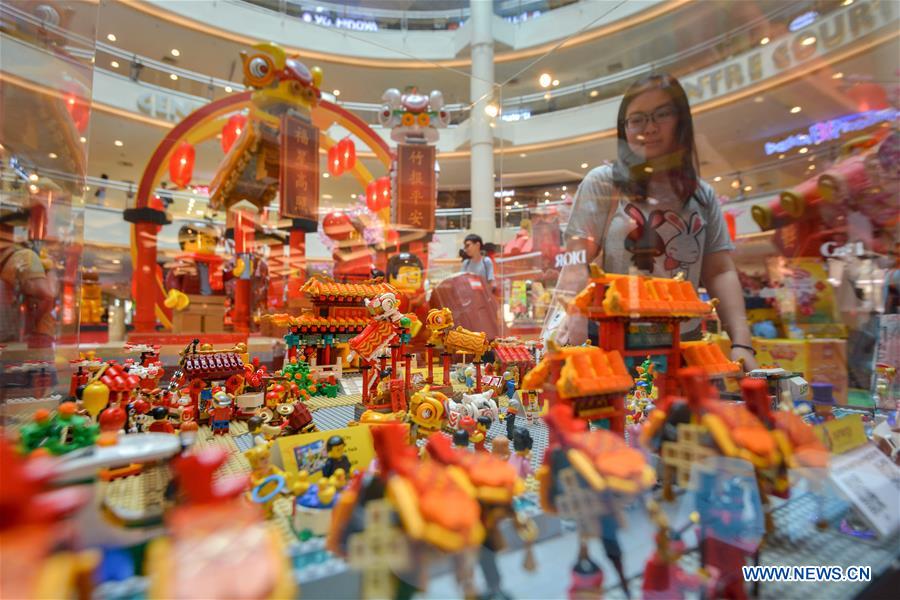 MALAYSIA-KUALA LUMPUR-CHINESE NEW YEAR-DECORATION