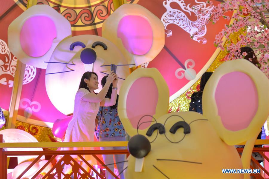 MALAYSIA-KUALA LUMPUR-CHINESE NEW YEAR-DECORATION