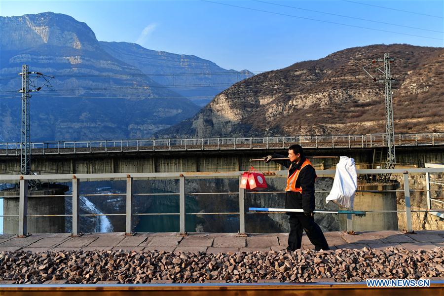 CHINA-SHANXI-TAIYUAN-RAILWAY WORKER (CN)