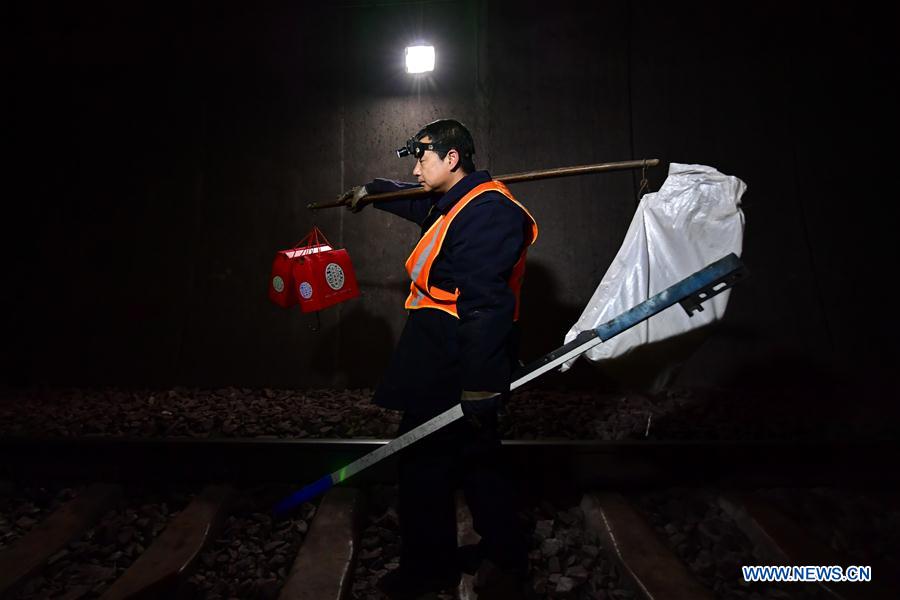 CHINA-SHANXI-TAIYUAN-RAILWAY WORKER (CN)