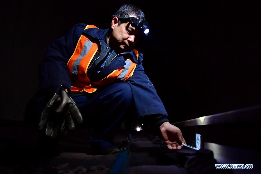 CHINA-SHANXI-TAIYUAN-RAILWAY WORKER (CN)