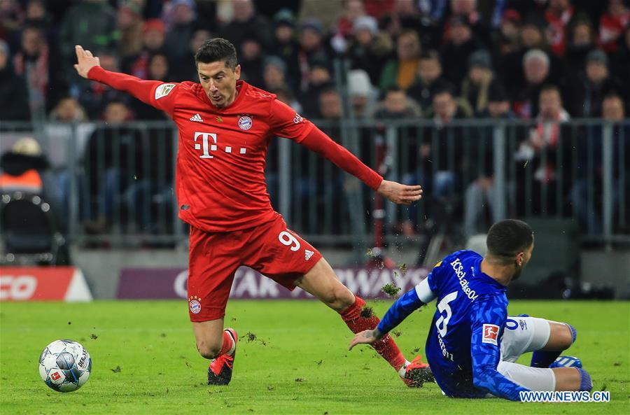 (SP)GERMANY-MUNICH-SOCCER-BUNDESLIGA-BAYERN MUNICH VS SCHALKE 04