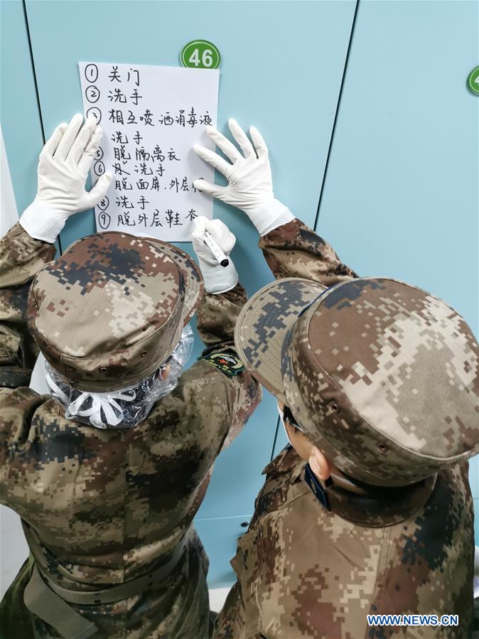 CHINA-WUHAN-MILITARY MEDICS-AID(CN)