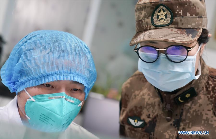 CHINA-WUHAN-MILITARY MEDICS-AID(CN)