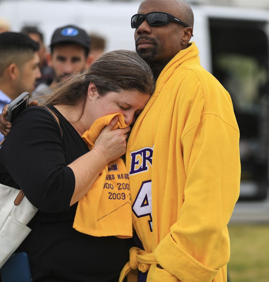 Feature Calabasas shocked by fatal helicopter crash killing Kobe