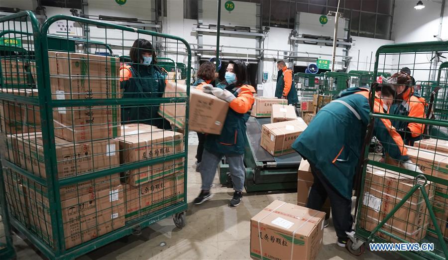 CHINA-WUHAN-CORONAVIRUS-SUPPLY TRANSPORT (CN)