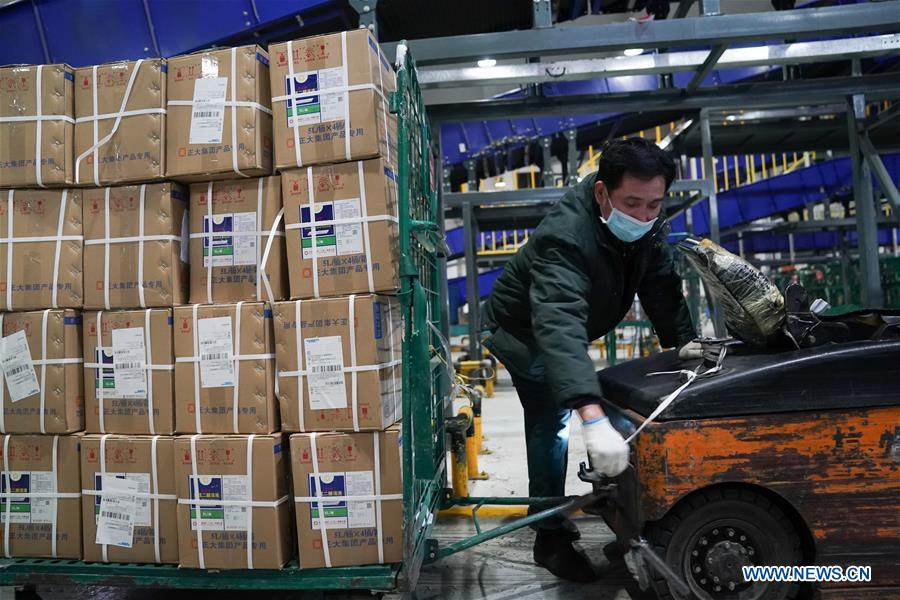 CHINA-WUHAN-CORONAVIRUS-SUPPLY TRANSPORT (CN)