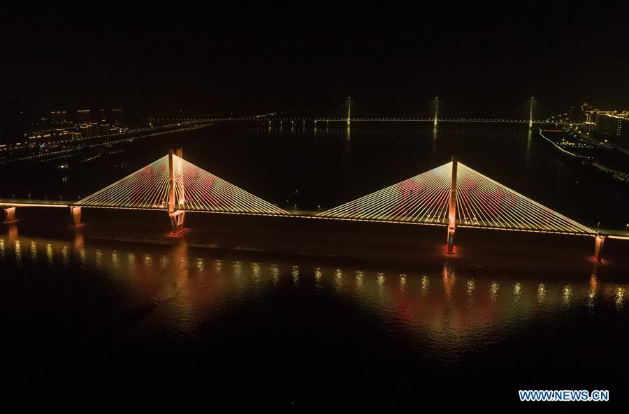 CHINA-WUHAN-LIGHT-CORONAVIRUS (CN)