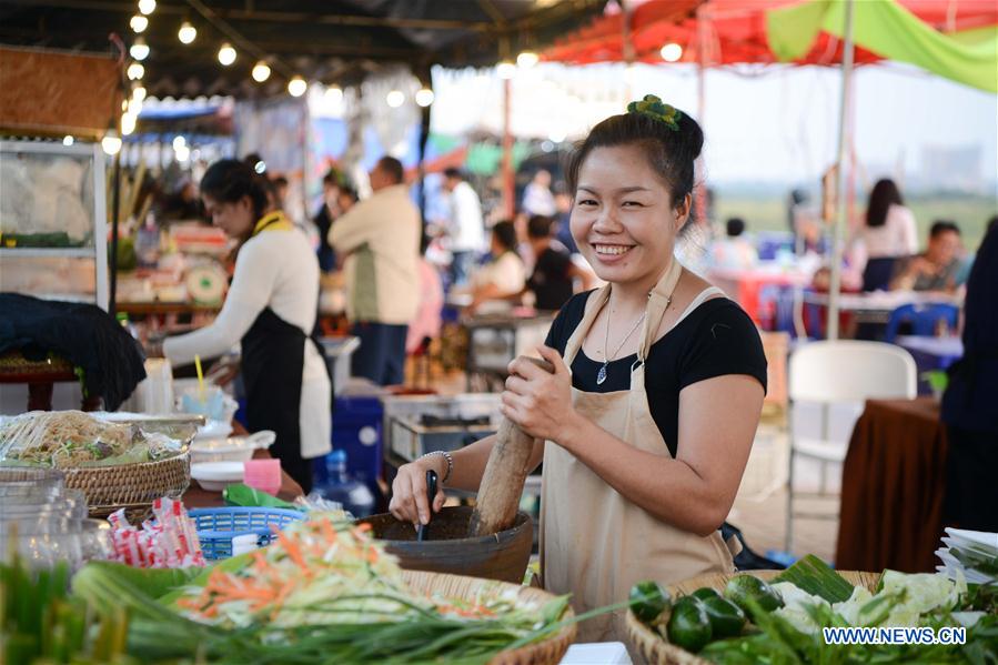 LAOS-VIENTIANE-LAO FOOD-FESTIVAL
