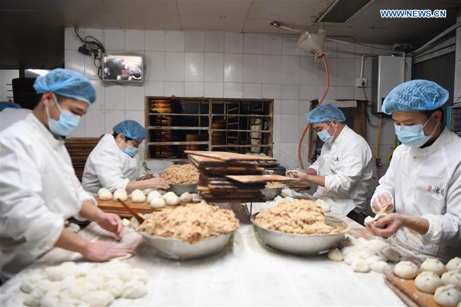 CHINA-HUNAN-CHANGSHA-CORONAVIRUS FIGHT-STEAMED STUFFED BUN (CN)