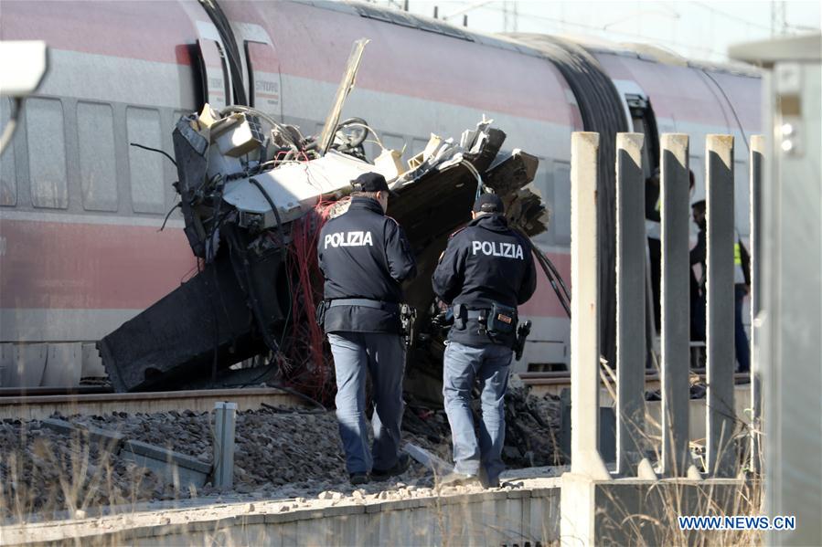 (SPOT NEWS)ITALY-LODI-TRAIN-DERAILMENT