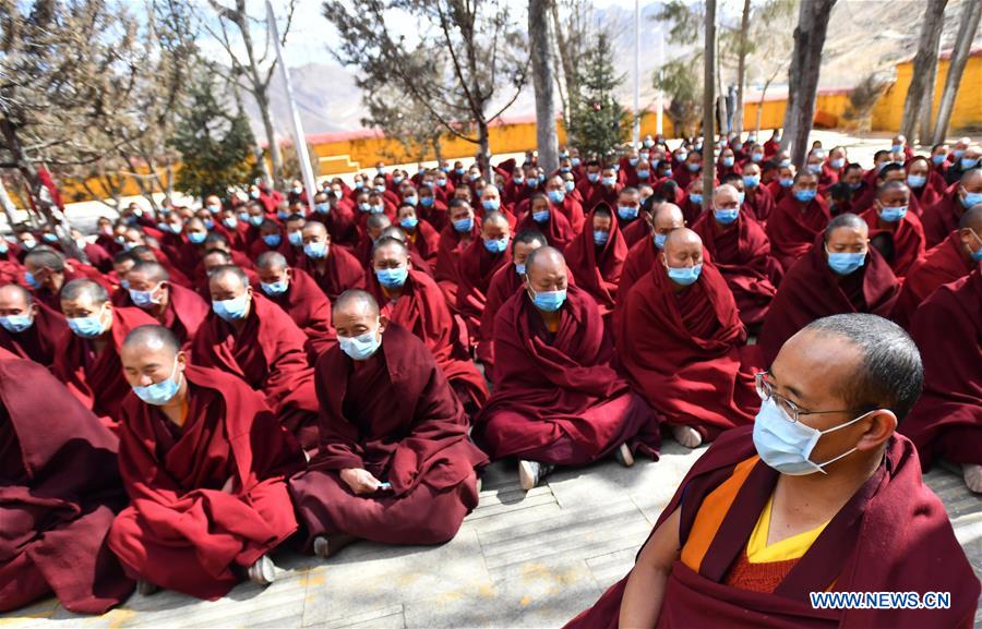 CHINA-LHASA-MONKS-CORONAVIRUS-PRAYER AND DONATION (CN)
