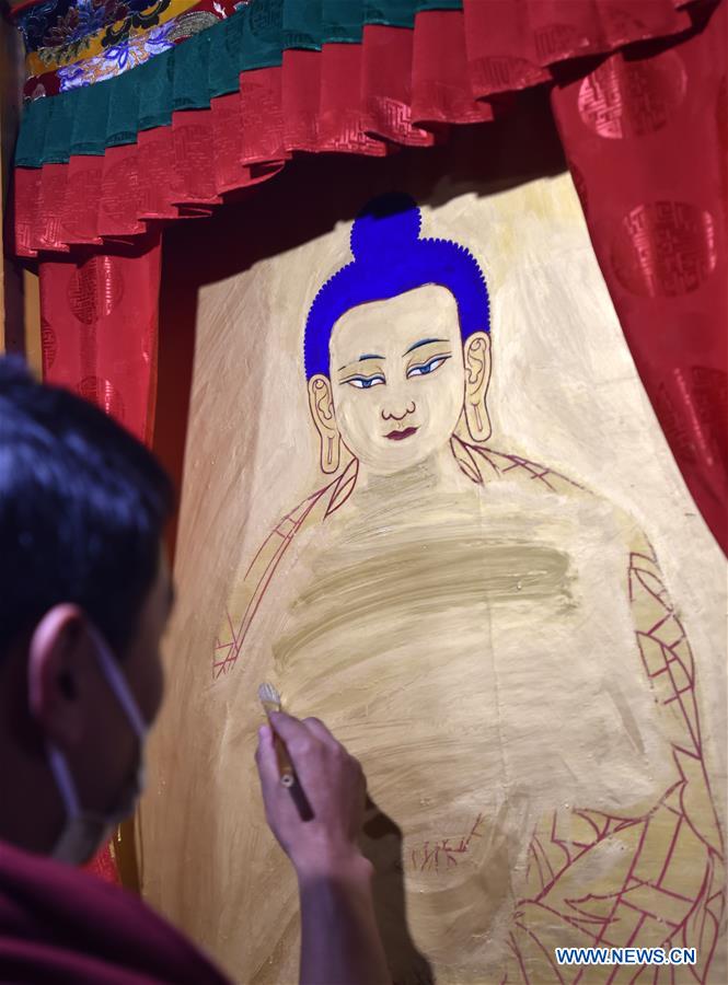 CHINA-LHASA-MONKS-CORONAVIRUS-PRAYER AND DONATION (CN)