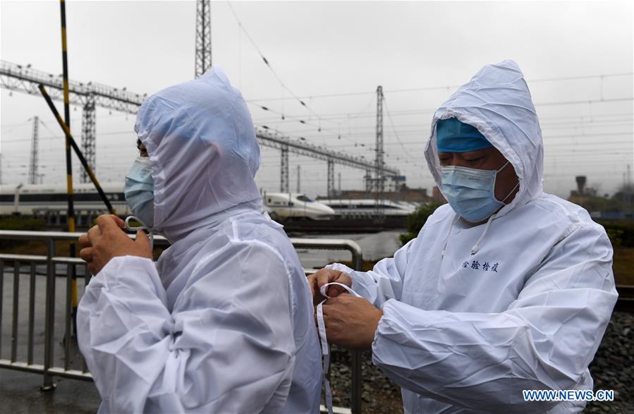CHINA-GUANGXI-CORONAVIRUS-PREVENTION AND CONTROL-TRAINS-DISINFECTION (CN)