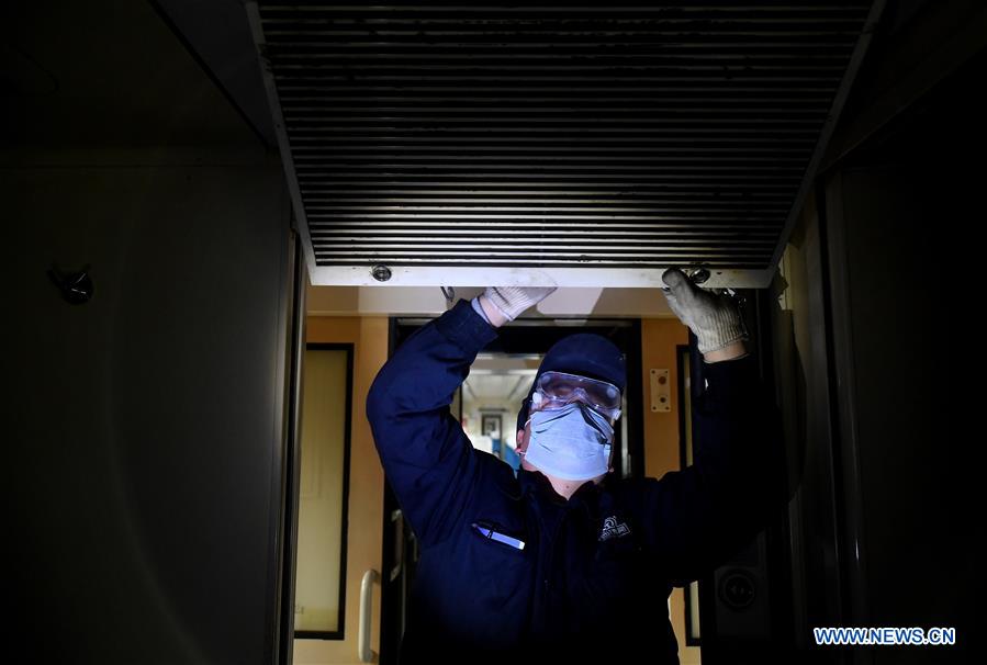 CHINA-SHAANXI-CORONAVIRUS-PREVENTION AND CONTROL-TRAINS-DISINFECTION (CN)