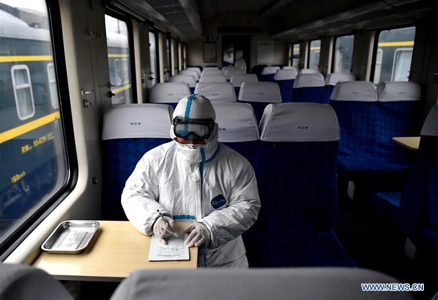 CHINA-SHAANXI-CORONAVIRUS-PREVENTION AND CONTROL-TRAINS-DISINFECTION (CN)