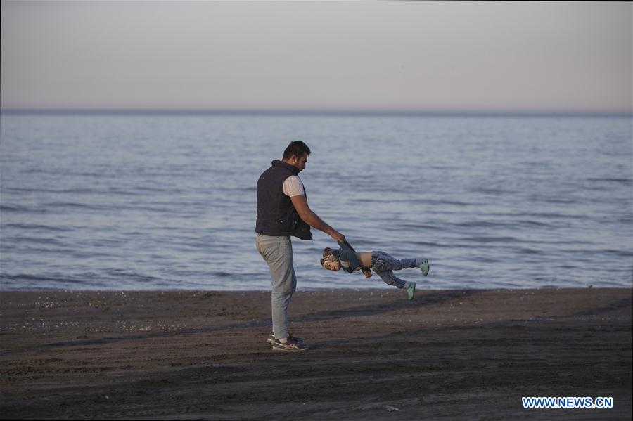 IRAN-TONEKABON-BEACH-DAILY LIFE