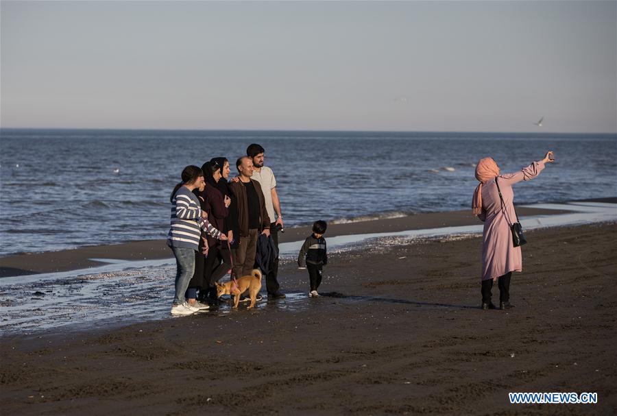 IRAN-TONEKABON-BEACH-DAILY LIFE