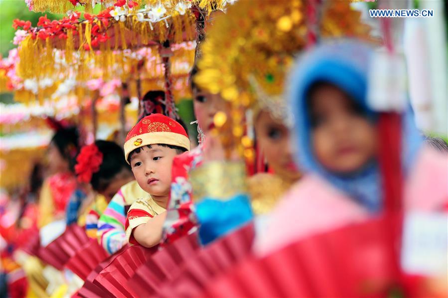 INDONESIA-PADANG-LANTERN FESTIVAL