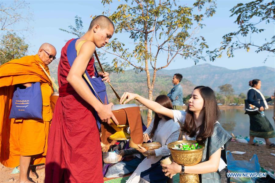 LAOS-VIENTIANE-VAT PHOU-FESTIVAL-CELEBRATION