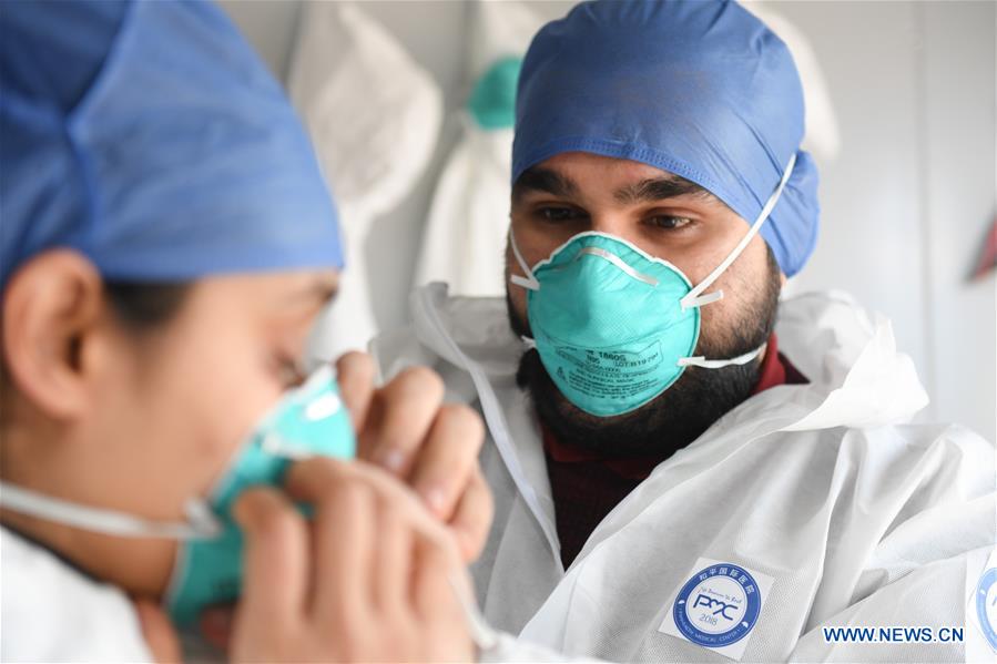 (PORTRAITS)CHINA-FIGHT AGAINST NOVEL CORONAVIRUS-"WE STAND ALONE TOGETHER"(CN)