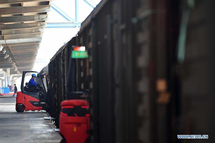 CHINA-GANSU-LANZHOU-MEDICAL MATERIAL-PRODUCTION (CN)