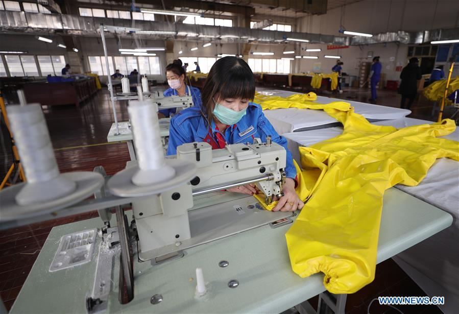 CHINA-LIAONING-SHENYANG-PROTECTIVE SUITS-PRODUCTION (CN)